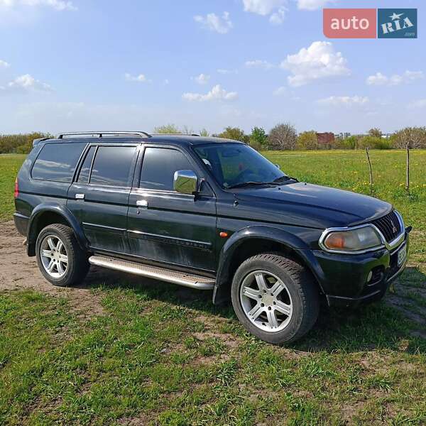 Mitsubishi Pajero sport (2000)