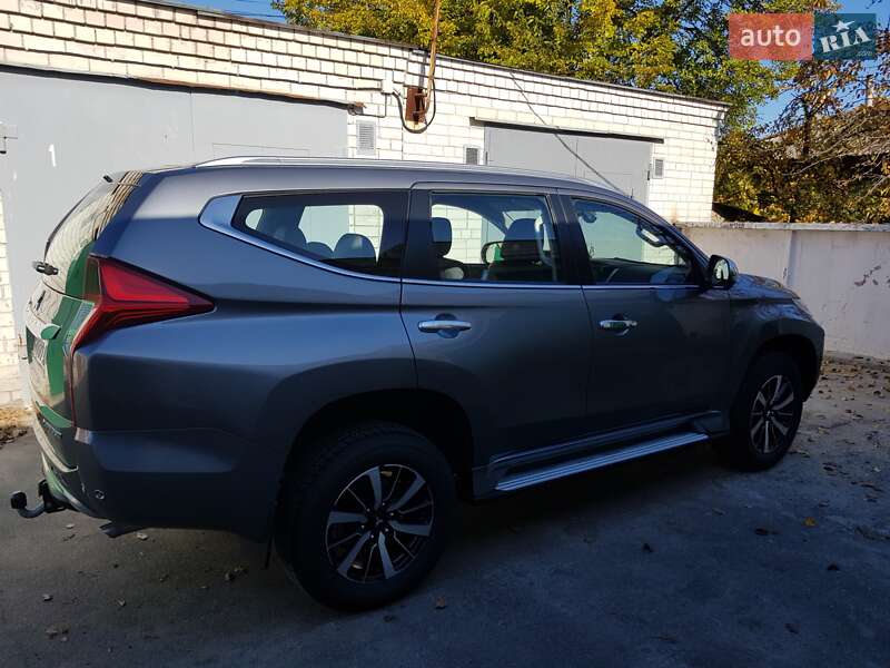 Mitsubishi Pajero sport (2017)