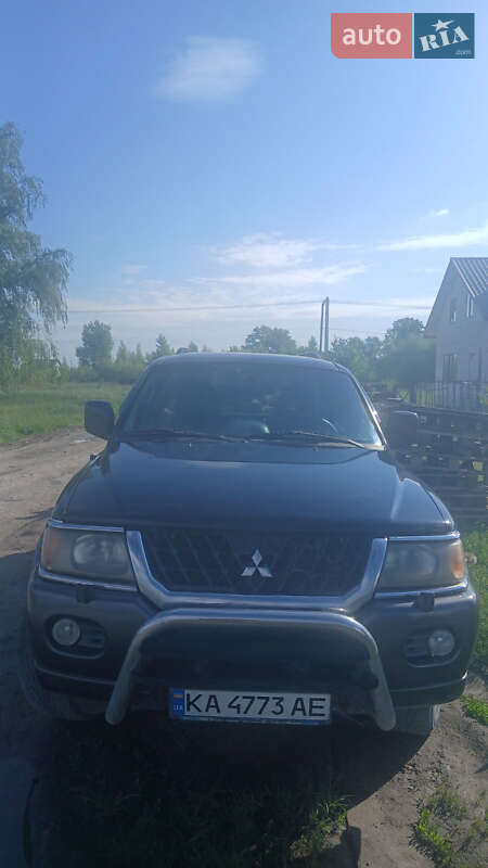 Mitsubishi Pajero sport (2004)