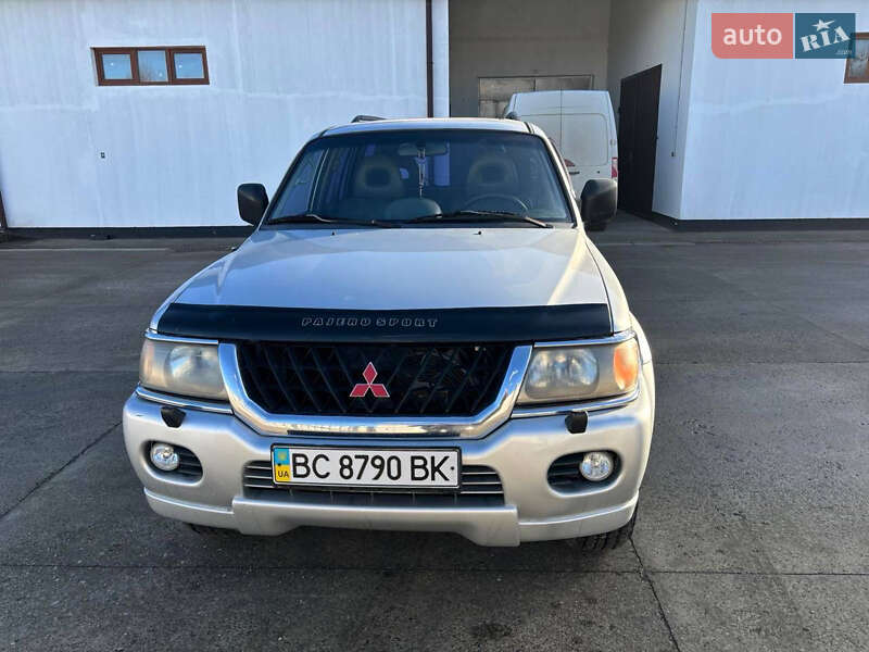 Mitsubishi Pajero sport (2002)