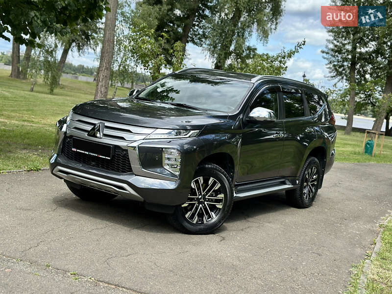 Mitsubishi Pajero sport (2021)