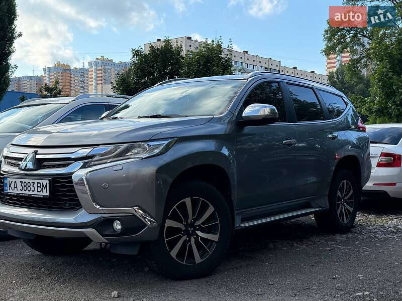 Mitsubishi Pajero sport (2019)