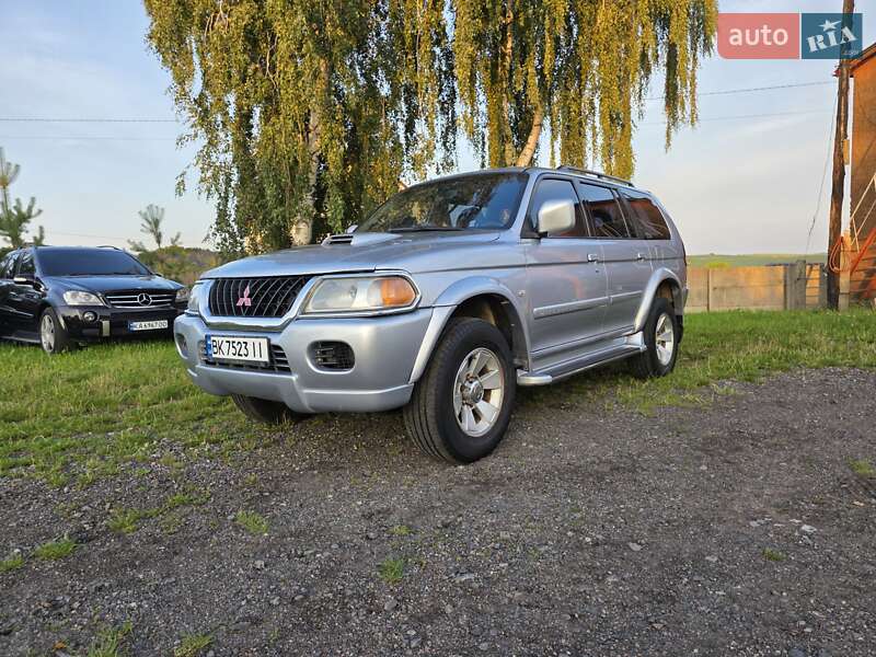 Mitsubishi Pajero sport (2005)
