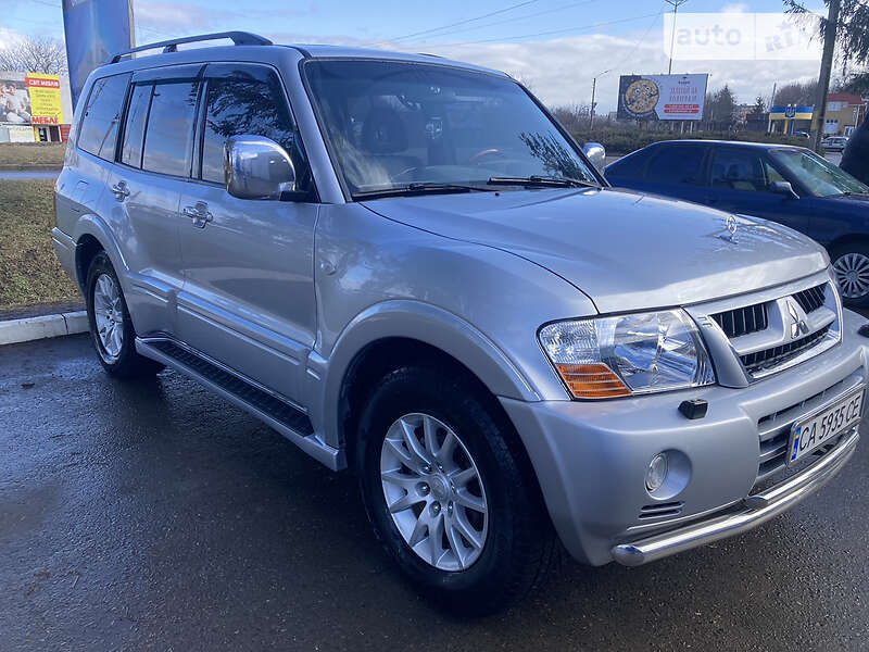 Mitsubishi Pajero wagon (2006)