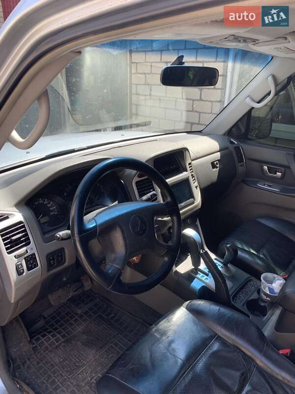 Mitsubishi Pajero wagon (2005)