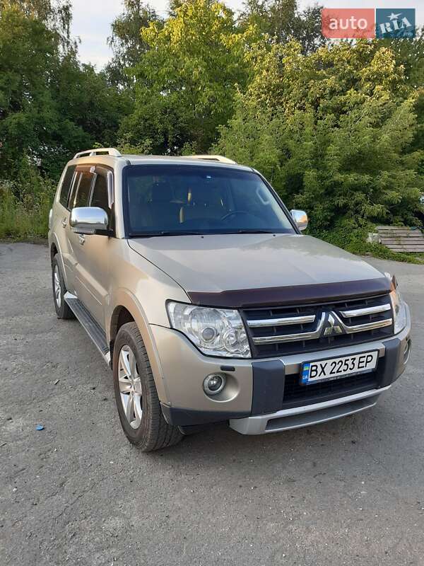 Mitsubishi Pajero wagon (2007)