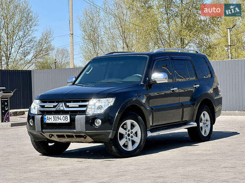Mitsubishi Pajero wagon (2007)