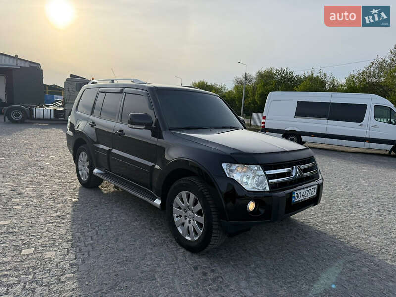 Mitsubishi Pajero wagon (2007)