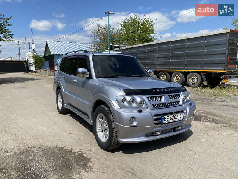 Mitsubishi Pajero wagon (2005)