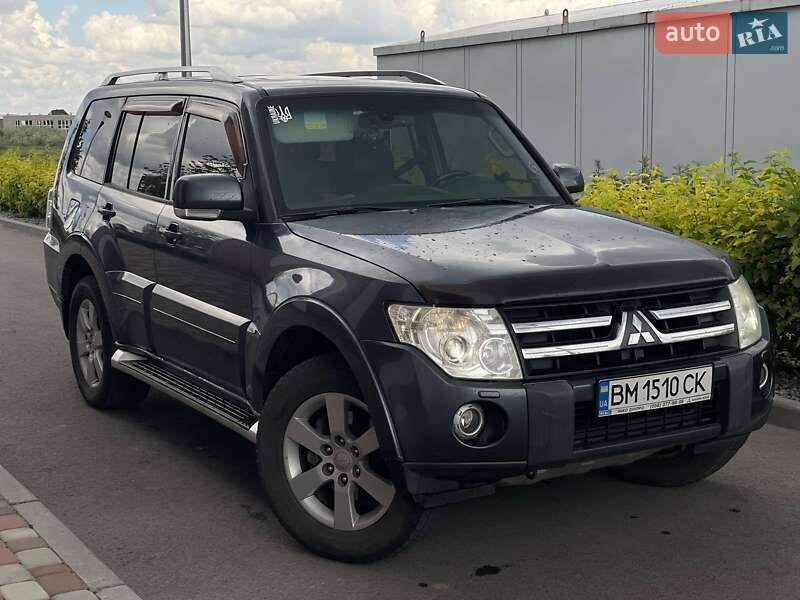 Mitsubishi Pajero wagon (2008)