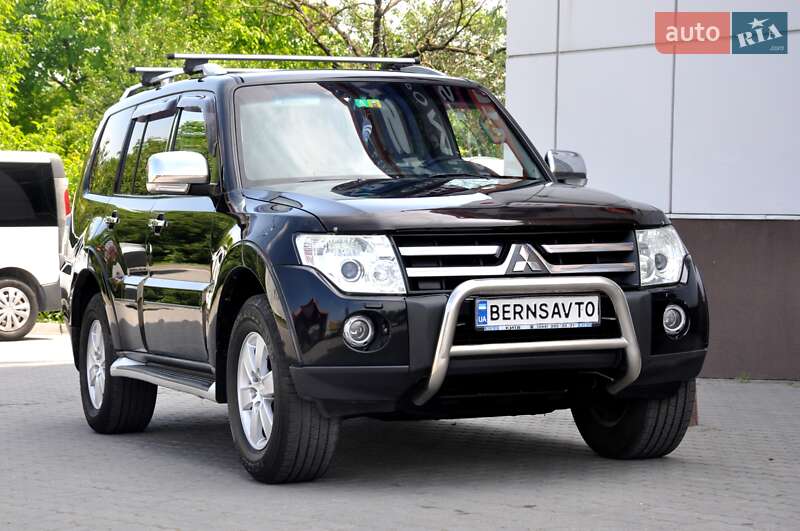 Mitsubishi Pajero wagon (2008)