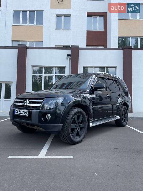 Mitsubishi Pajero wagon (2007)