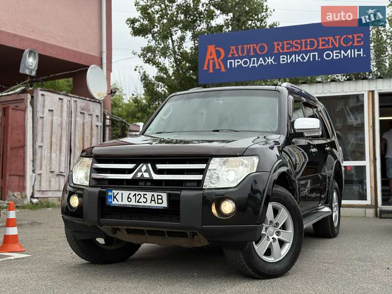 Mitsubishi Pajero wagon (2008)