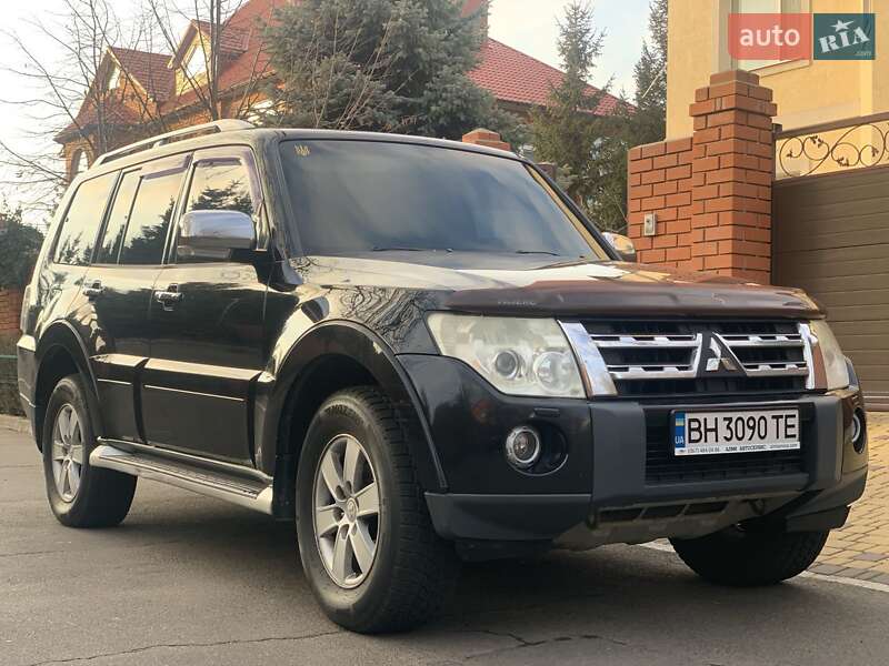 Mitsubishi Pajero wagon (2007)