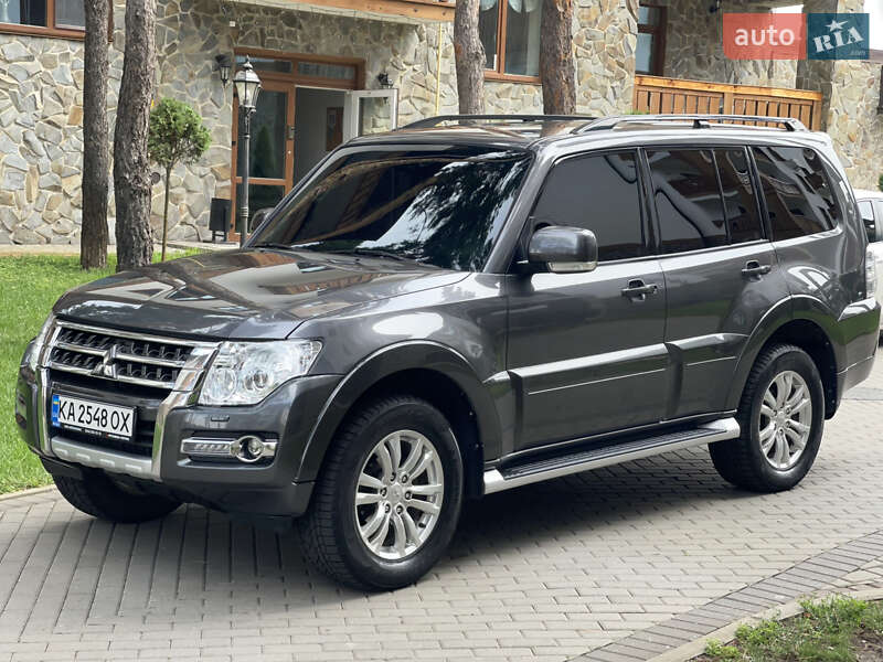 Mitsubishi Pajero wagon (2017)