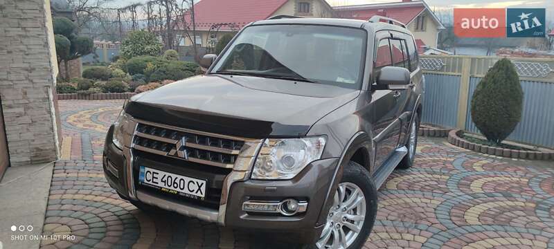 Mitsubishi Pajero (2015)