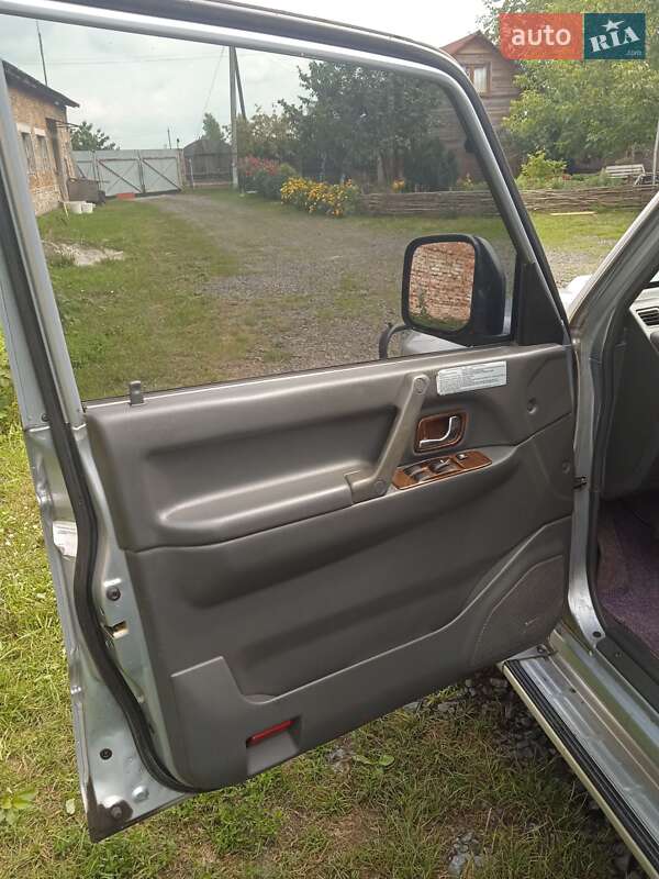Mitsubishi Pajero (2003)