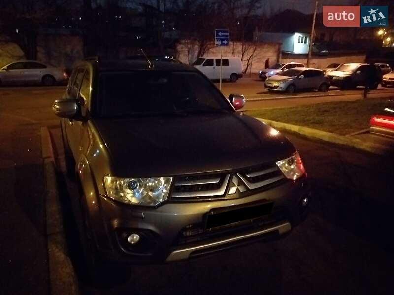 Mitsubishi Pajero (2013)