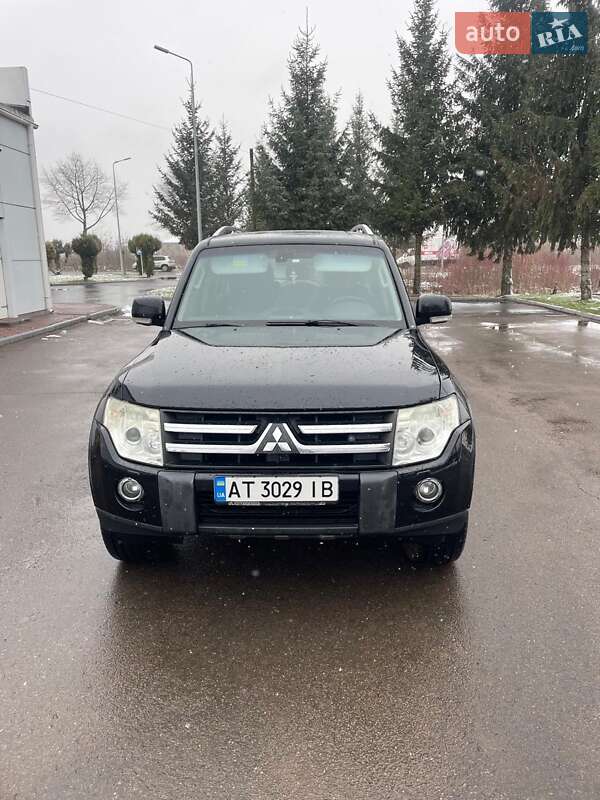 Mitsubishi Pajero (2008)
