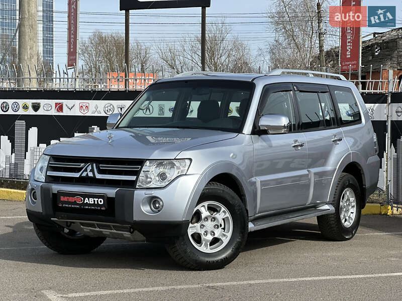 Mitsubishi Pajero (2008)