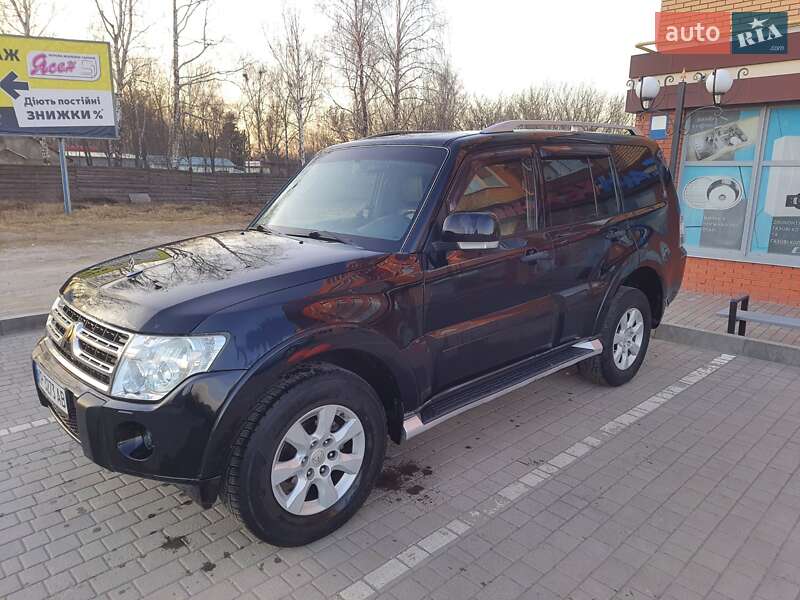 Mitsubishi Pajero (2010)