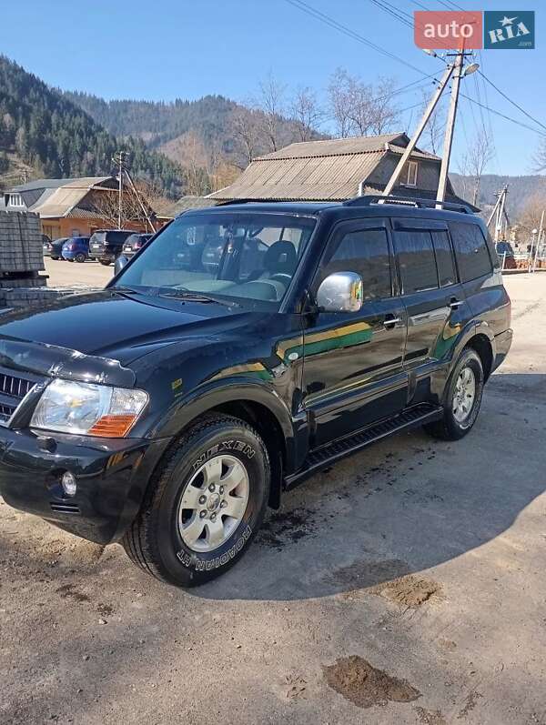 Mitsubishi Pajero (2004)