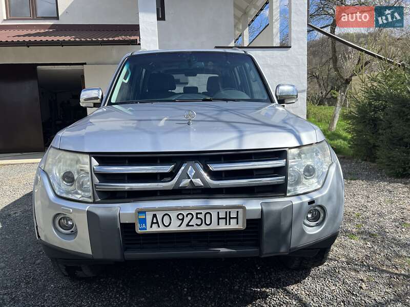 Mitsubishi Pajero (2008)