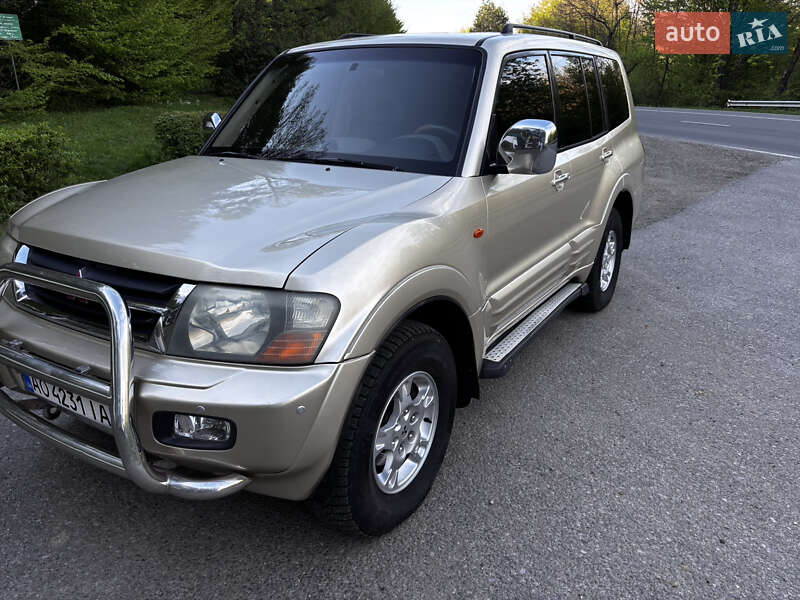 Mitsubishi Pajero (2002)