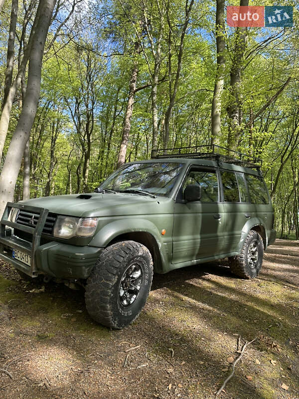 Mitsubishi Pajero (1996)