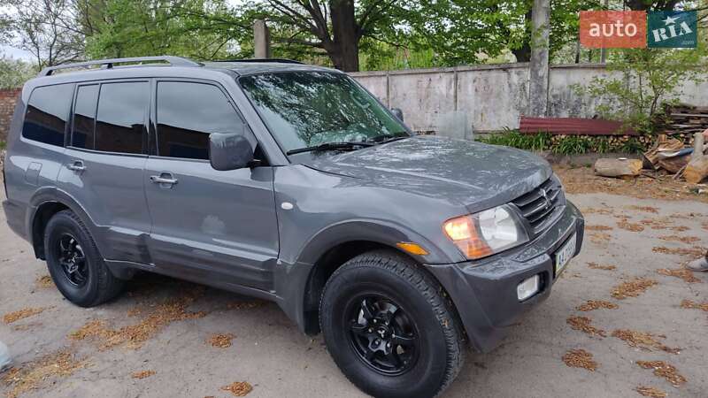 Mitsubishi Pajero (2001)