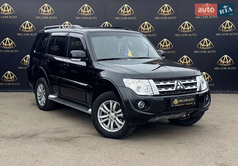 Mitsubishi Pajero (2012)