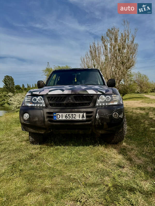 Mitsubishi Pajero (2007)