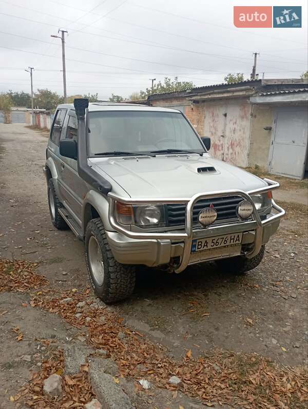 Mitsubishi Pajero (1995)