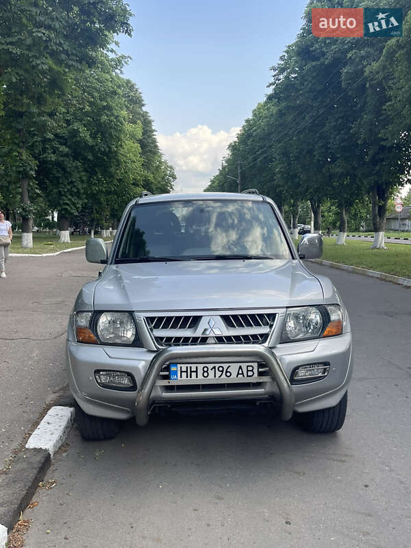 Mitsubishi Pajero (2000)