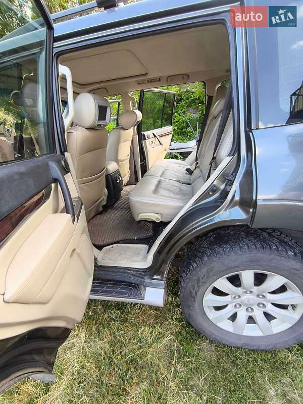 Mitsubishi Pajero (2011)