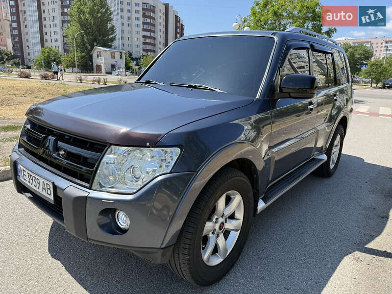 Mitsubishi Pajero (2008)