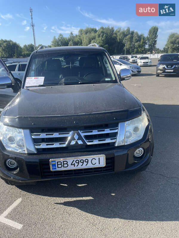 Mitsubishi Pajero (2011)