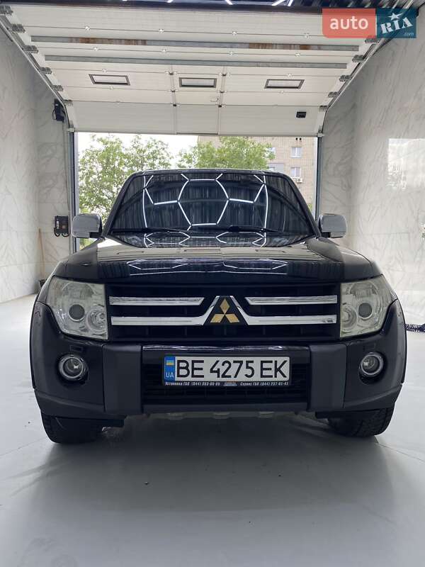 Mitsubishi Pajero (2008)