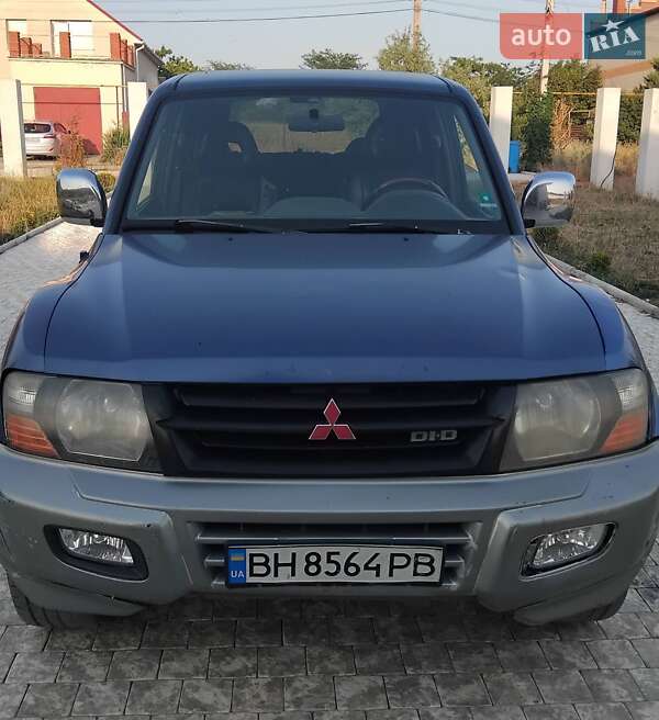 Mitsubishi Pajero (2000)