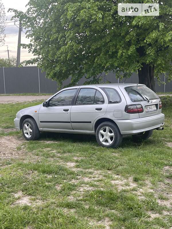 Nissan Almera (1999)