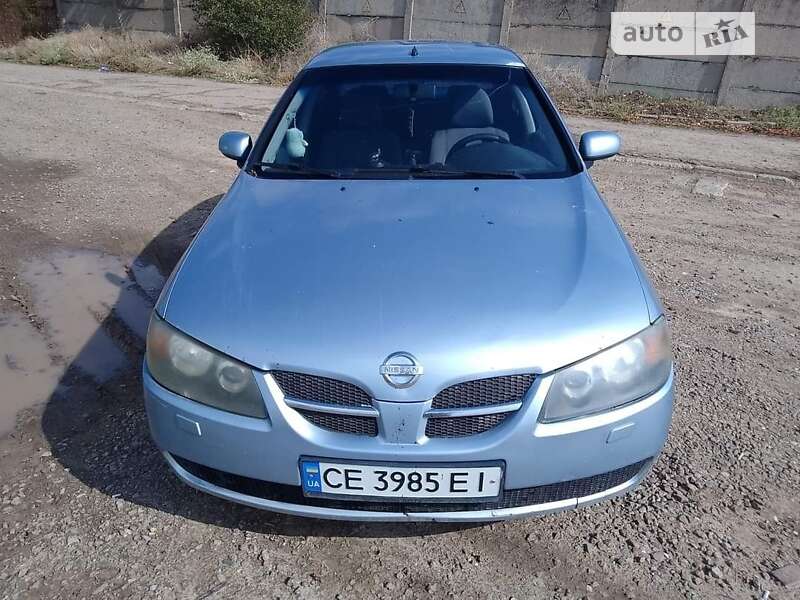 Nissan Almera (2004)