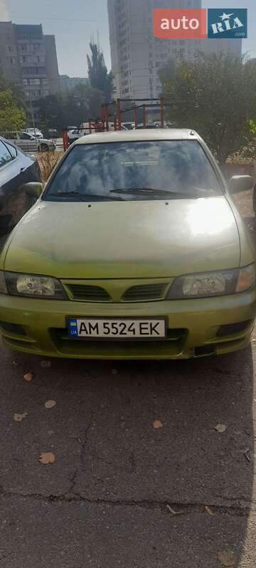 Nissan Almera (1995)