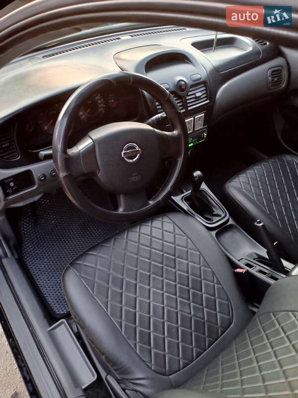 Nissan Almera (2008)