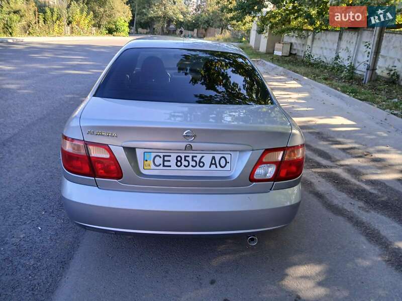 Nissan Almera (2005)