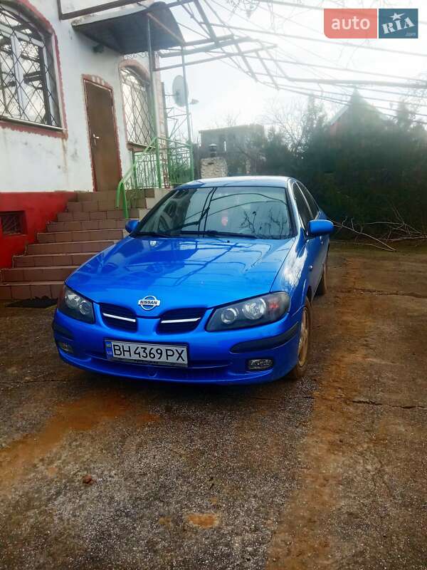 Nissan Almera (2001)