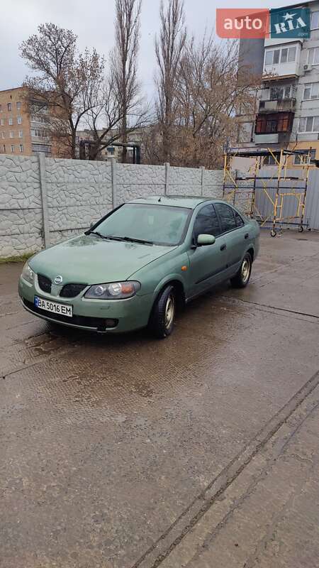 Nissan Almera (2003)