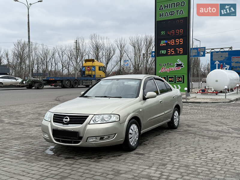 Nissan Almera (2008)