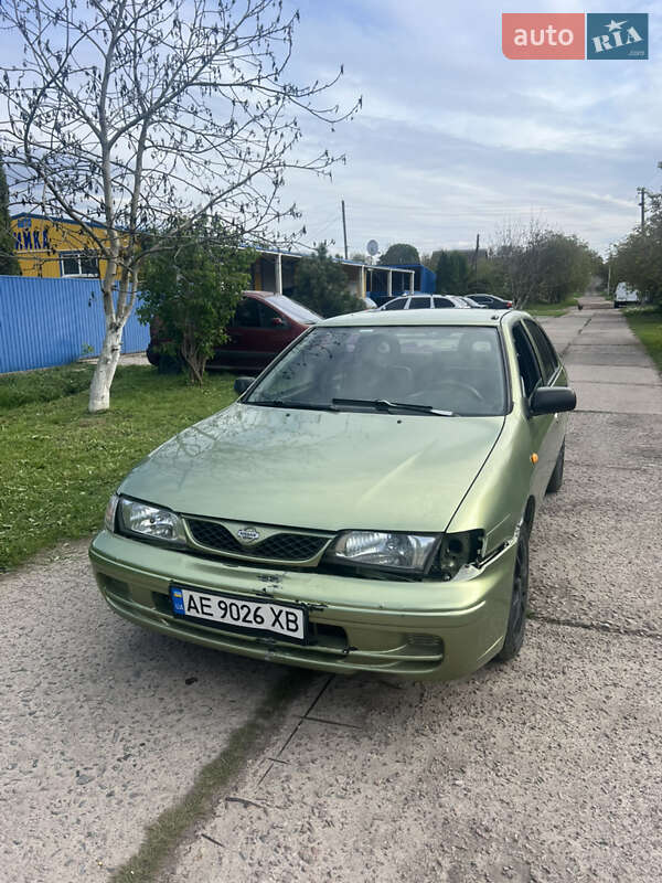 Nissan Almera (1999)
