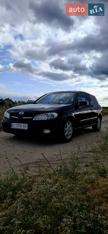 Nissan Almera (2000)