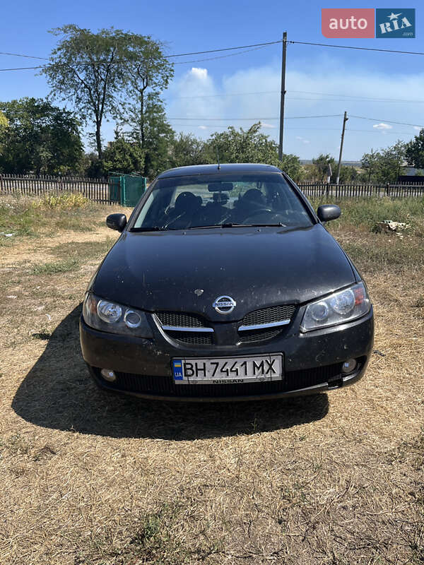 Nissan Almera (2005)